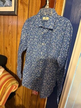 Men's Blue Floral Button-Down Shirt by Vineyard Vines